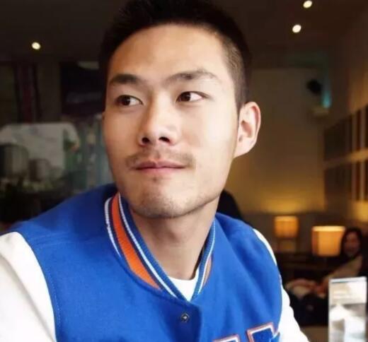 知名筋肉网红 10年前清秀弟弟照被扒出-51虹马