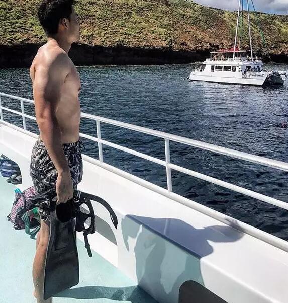 萧亚轩公狗腰前男友小视频流出？而且还是高尔夫猛男！ - 51虹马