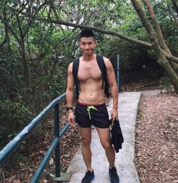 超模刘雯师弟花式秀躁动，一句留言泄露了不得的秘密！ - 51虹马