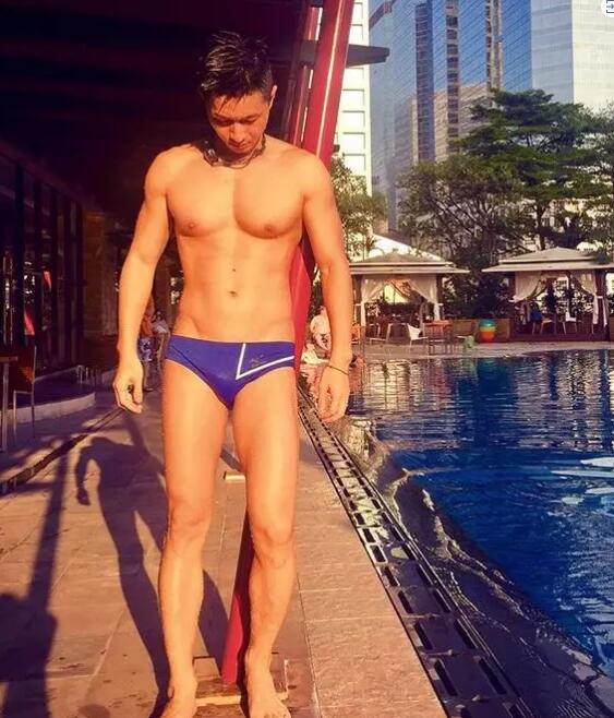 超模刘雯师弟花式秀躁动，一句留言泄露了不得的秘密！ - 51虹马