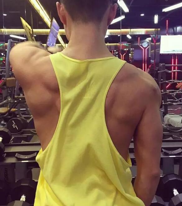 超模刘雯师弟花式秀躁动，一句留言泄露了不得的秘密！ - 51虹马