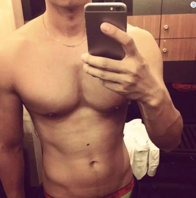 超模刘雯师弟花式秀躁动，一句留言泄露了不得的秘密！ - 51虹马