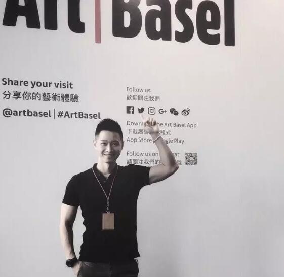 超模刘雯师弟花式秀躁动，一句留言泄露了不得的秘密！ - 51虹马