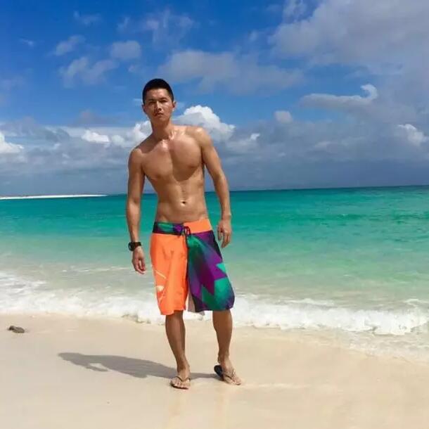 超模刘雯师弟花式秀躁动，一句留言泄露了不得的秘密！ - 51虹马