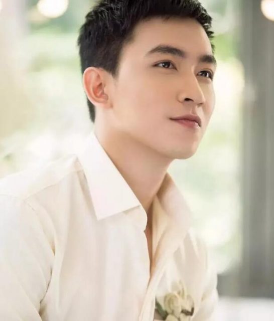 越南籍最帅兵哥哥，军装+正装制服诱惑，你能抗几秒？ - 51虹马