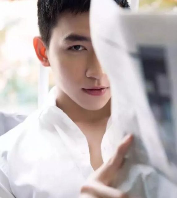 越南籍最帅兵哥哥，军装+正装制服诱惑，你能抗几秒？ - 51虹马