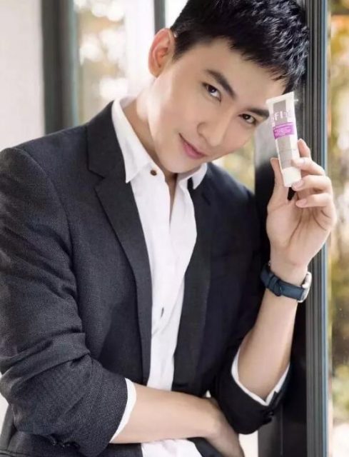 越南籍最帅兵哥哥，军装+正装制服诱惑，你能抗几秒？ - 51虹马