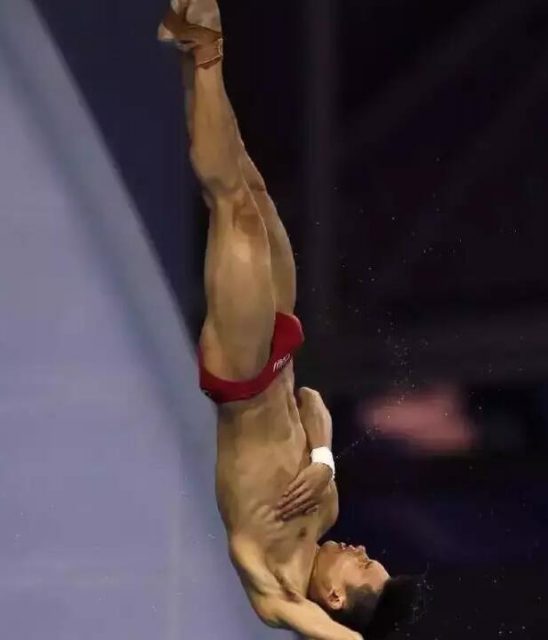 跳水运动员的泳裤越来越小了？不信你看！ - 51虹马