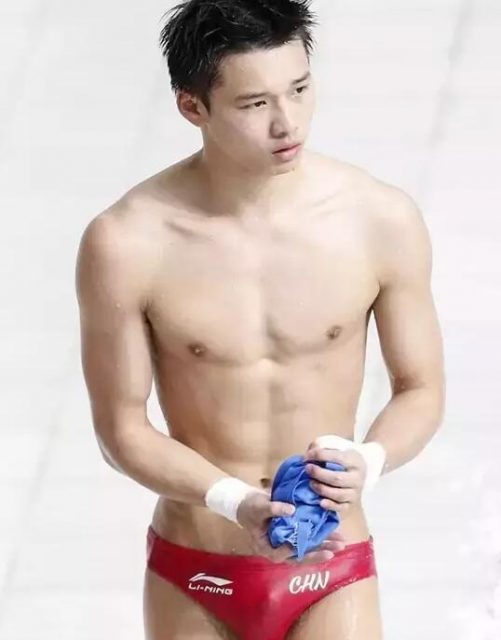 跳水运动员的泳裤越来越小了？不信你看！ - 51虹马