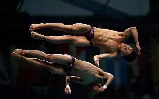 跳水运动员的泳裤越来越小了？不信你看！ - 51虹马