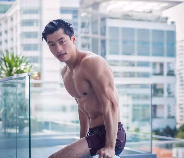 香港健身男神WAIKIN 赴泰拍摄 - 51虹马