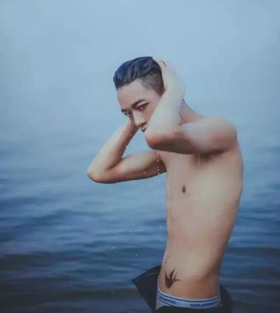 高颜腹肌男竟是鲜肉空少 大器小哥哥真有料 - 51虹马