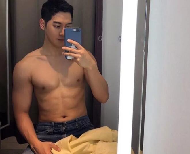 鼻子假眉毛丑尺寸还成迷，去头可食这身肉是真的好想吸！ - 51虹马