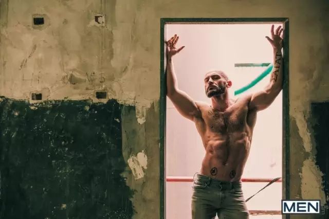 曾经的 基V 男星重操旧业,你肯定看过他拍的片! - 51虹马 曾经的 基V 男星重操旧业,你肯定看过他拍的片! - 51虹马