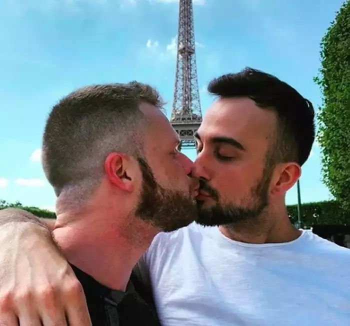 基薇男优夫夫在拍片现场求婚?!画面太美不敢看… - 51虹马 基薇男优夫夫在拍片现场求婚?!画面太美不敢看… - 51虹马