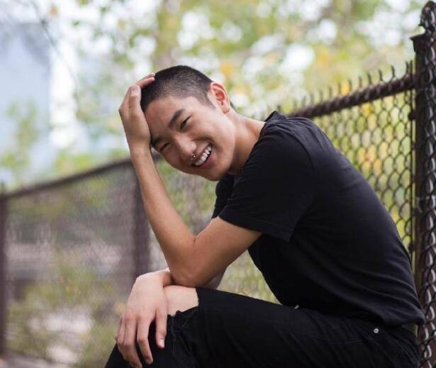 今日同志国际新闻：因为是亚裔gay这位男模遭到弃用等 - 51虹马