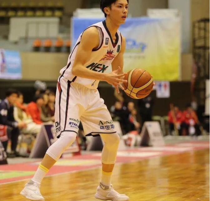 篮球体育生被爆曾拍过G片？！ - 51虹马