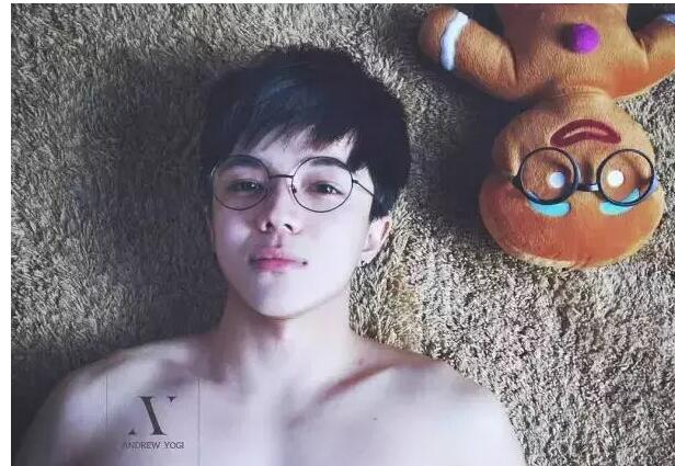 INS极品小鲜肉，童颜胸器公狗腰想体验脸埋胸的快感！-51虹马