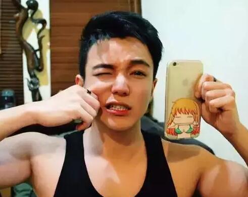 INS极品小鲜肉，童颜胸器公狗腰想体验脸埋胸的快感！ - 51虹马