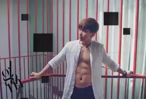 INS极品小鲜肉，童颜胸器公狗腰想体验脸埋胸的快感！ - 51虹马