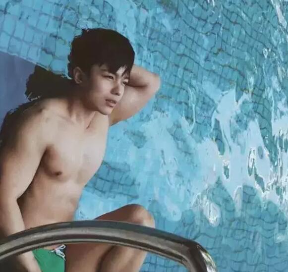 INS极品小鲜肉，童颜胸器公狗腰想体验脸埋胸的快感！ - 51虹马