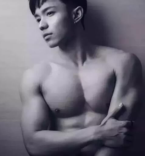 INS极品小鲜肉，童颜胸器公狗腰想体验脸埋胸的快感！ - 51虹马