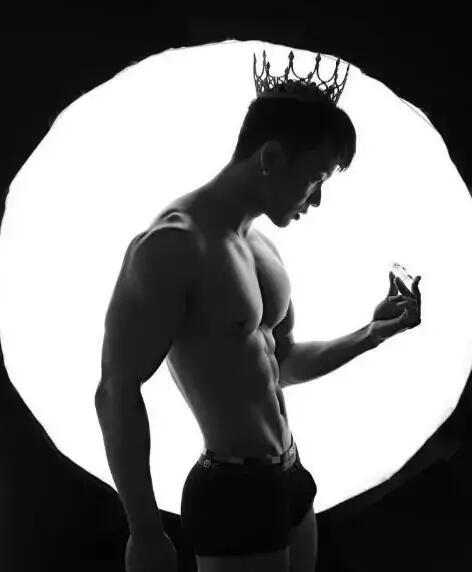 INS极品小鲜肉，童颜胸器公狗腰想体验脸埋胸的快感！ - 51虹马