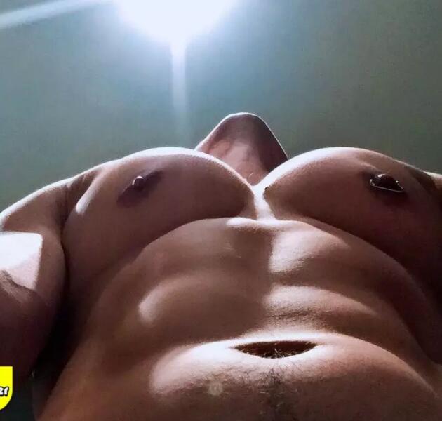 华裔鲜肉惊爆大“资本”，穿胸RU钉胸玩年！ - 51虹马