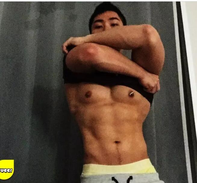 华裔鲜肉惊爆大“资本”，穿胸RU钉胸玩年！ - 51虹马