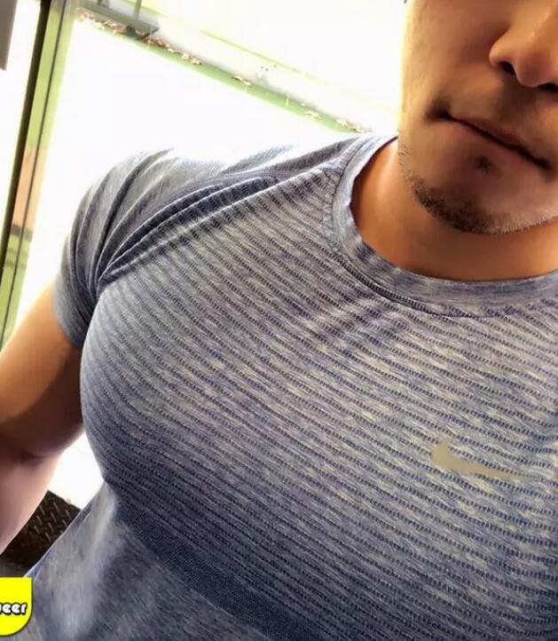 华裔鲜肉惊爆大“资本”，穿胸RU钉胸玩年！ - 51虹马