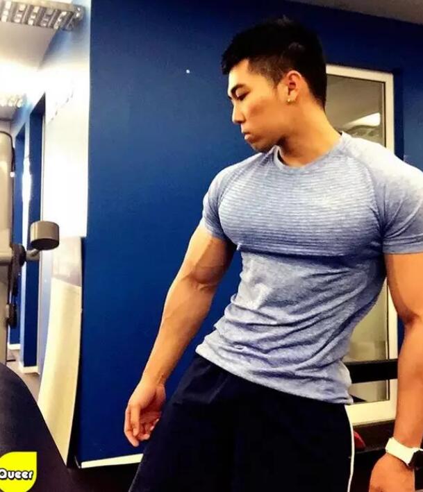 华裔鲜肉惊爆大“资本”，穿胸RU钉胸玩年！ - 51虹马