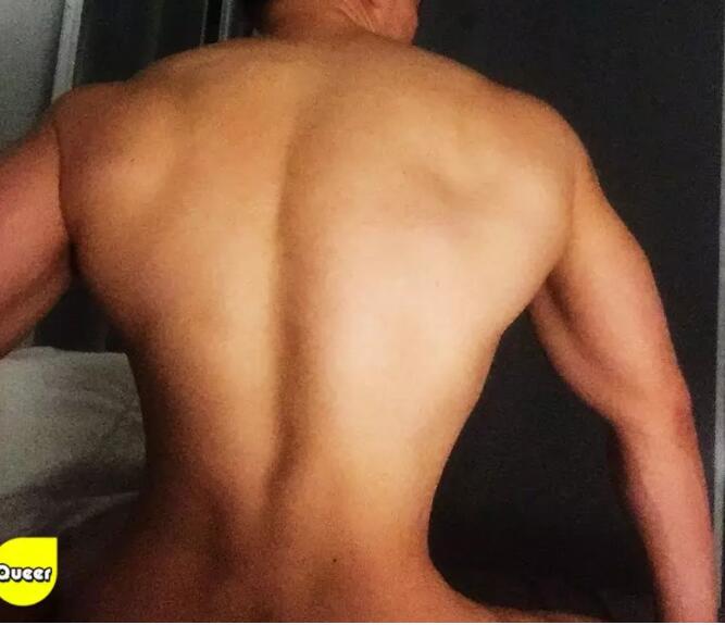 华裔鲜肉惊爆大“资本”，穿胸RU钉胸玩年！ - 51虹马