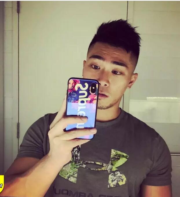 华裔鲜肉惊爆大“资本”，穿胸RU钉胸玩年！ - 51虹马