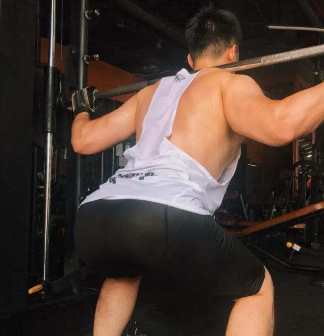 看点∣胸肌Ru钉小鲜肉自曝小“癖好”，一身嫩肉的高颜小野猫？ - 51虹马