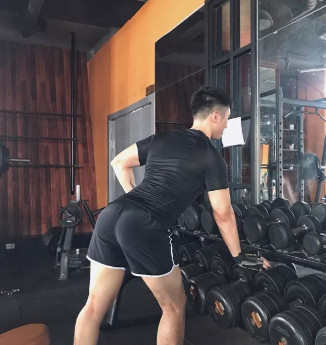 看点∣胸肌Ru钉小鲜肉自曝小“癖好”，一身嫩肉的高颜小野猫？ - 51虹马