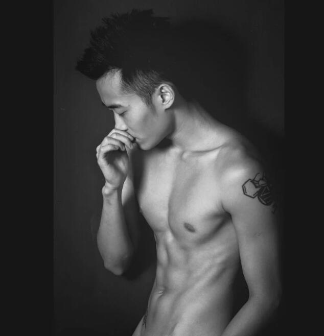 夫夫热情kiss，腹肌男鉴定完毕，小受一枚！ - 51虹马