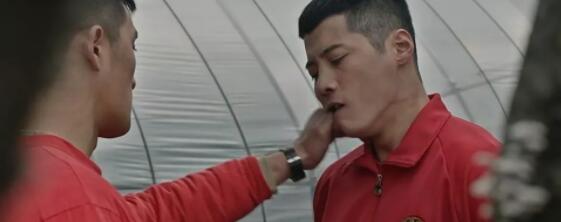 红衣服海兵队,他逼着他脱裤子-51虹马