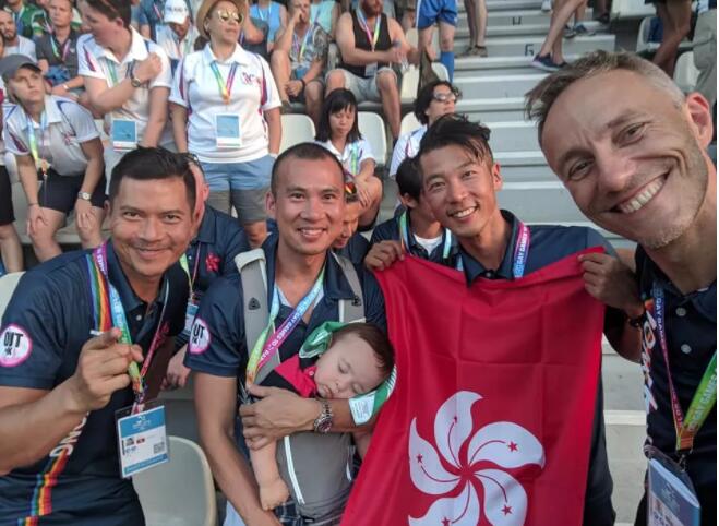 巴黎世同会开幕 "中国代表队"擎国旗入场 - 51虹马