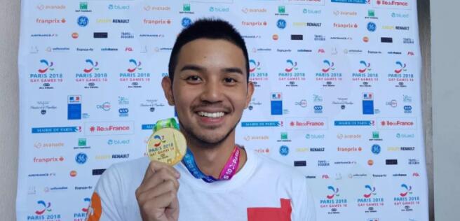 巴黎世同会开幕 "中国代表队"擎国旗入场 - 51虹马