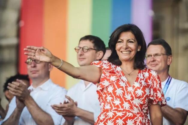 巴黎世同会开幕 "中国代表队"擎国旗入场 - 51虹马