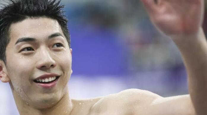 曾与宁泽涛同住的公狗腰男，紧身泳裤亮点十足 - 51虹马