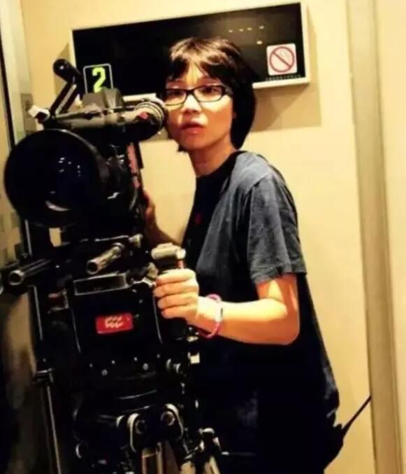 曾宣布出柜与女友结婚，香港女歌手坠楼身亡 - 51虹马