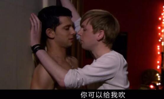 直男被弯男抓住把柄后。。。嘿嘿嘿 - 51虹马