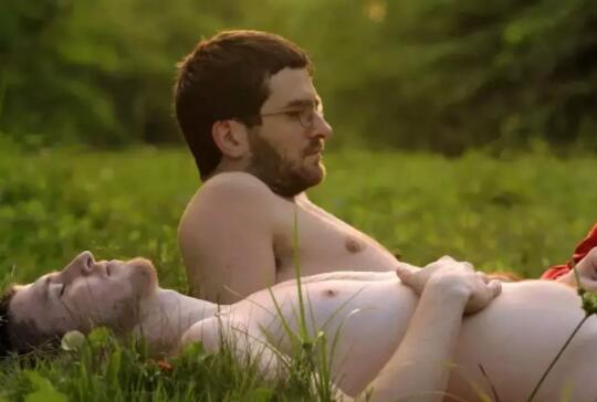 两个男人之间的爱欲让人各种浮想联翩，竟然把暧昧拍的这么让人心痒痒 - 51虹马