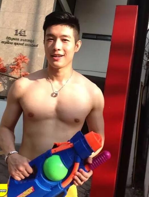 台湾名媛被曝塞大茄子,这尺度一般人不可以…… - 51虹马 台湾名媛被曝塞大茄子,这尺度一般人不可以…… - 51虹马