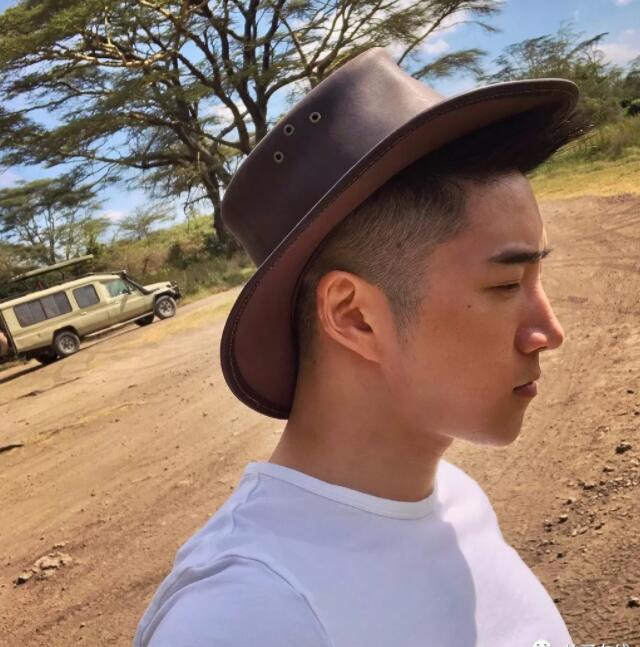 看点∣极品网红男神升级“奶爸”！长腿高颜肌肉小狼狗，多少人幻想过他？ - 51虹马