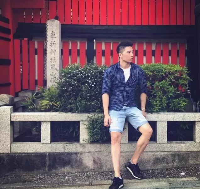 看点∣极品网红男神升级“奶爸”！长腿高颜肌肉小狼狗，多少人幻想过他？ - 51虹马