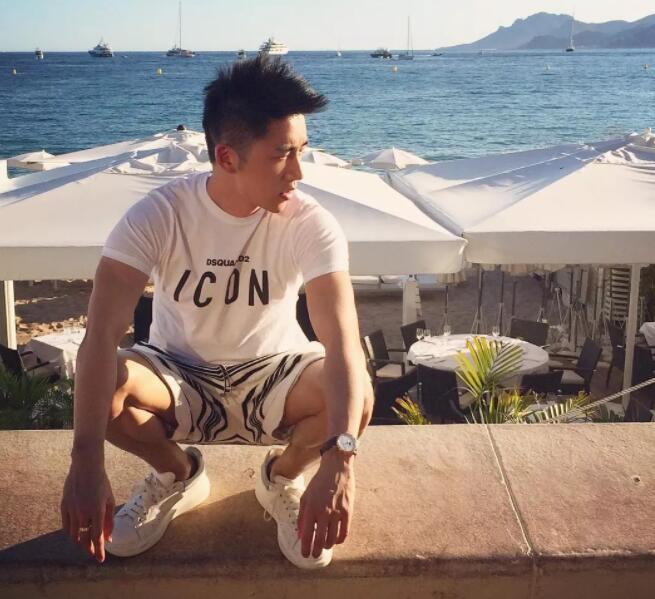 看点∣极品网红男神升级“奶爸”！长腿高颜肌肉小狼狗，多少人幻想过他？ - 51虹马