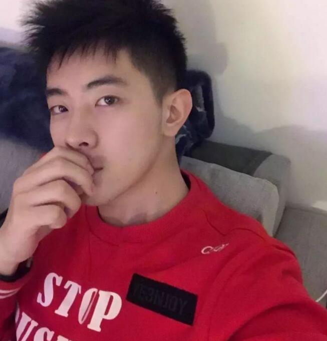 硬盘小王子沿海竟和毛小星一起拍视频！嗅到了奸情的味道..... - 51虹马