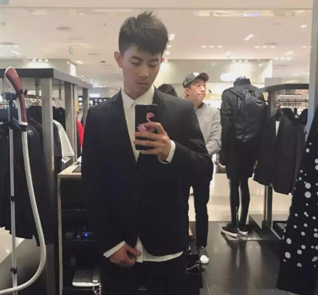 硬盘小王子沿海竟和毛小星一起拍视频！嗅到了奸情的味道..... - 51虹马